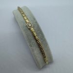 ALTIN KAPLAMA KARE TAŞLI SIRALI BİLEKLİK AKBLKLK02