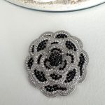 SİYAH GRİ TAŞLI BROŞ AKBRS10040