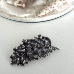 SİYAH TAŞLI YAPRAK BROŞ AKBRS10030