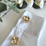 ALTIN ÇİÇEK DÜĞME BROŞ AKDGMBRS022