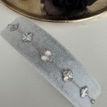 GÜMÜŞ BÜYÜK BOY MARKA MODEL YONCA BİLEKLİK AKBLKLK2031