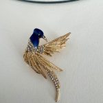 MAVİ ALTIN KANATLI KUŞ BROŞ AKBRS20012