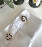 SİYAH BEYAZ ÇİÇEKLİ DÜĞME BROŞ AKDGMBRS09