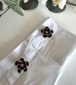 SİYAH ÇİÇEKLİ DÜĞME BROŞ AKDGMBRS07